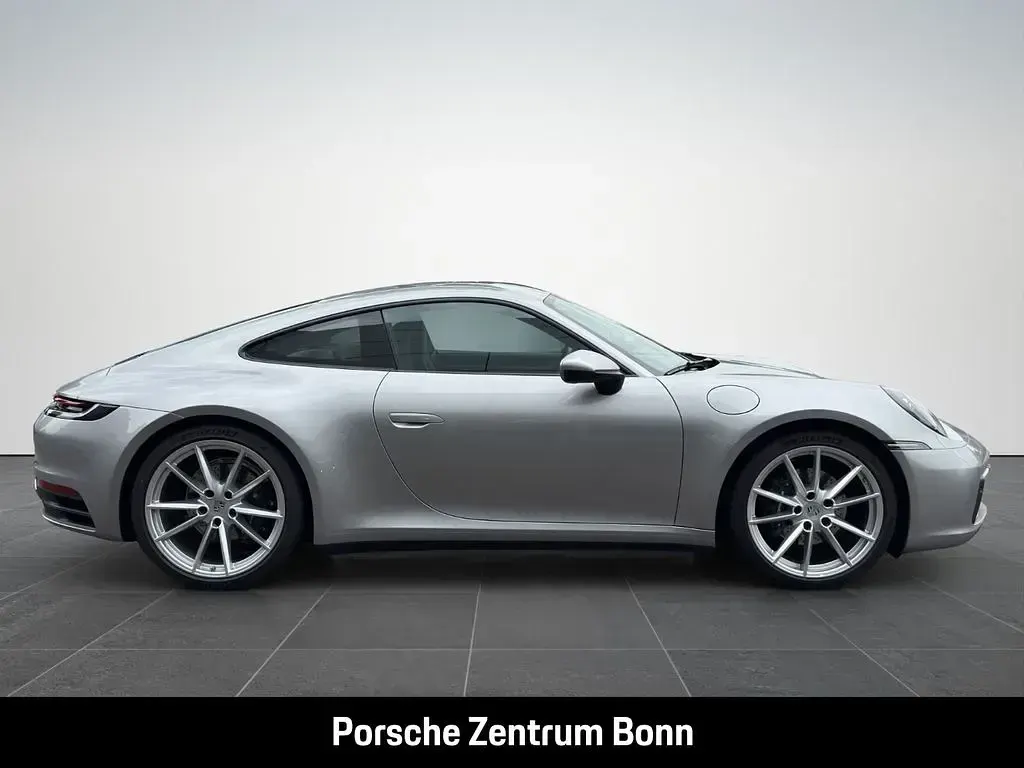 Gebraucht Porsche 911 Carrera 4 385 PS (283 kW) 2023 Gtsilbermetallic Coupé