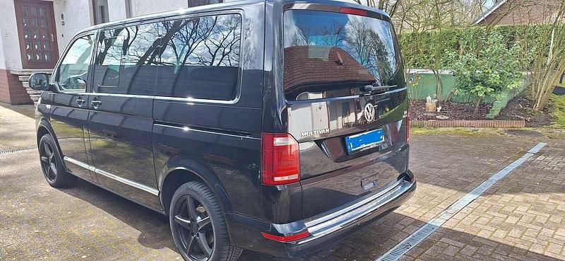 Gebraucht VW Multivan Highline 204 PS (150 kW) 2016 Schwarz Van / Kleinbus