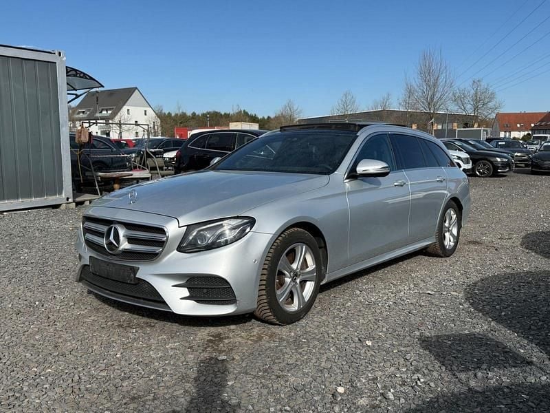 Gebraucht Mercedes E220 AMG 194 PS (142 kW) 2018 Silber Kombi
