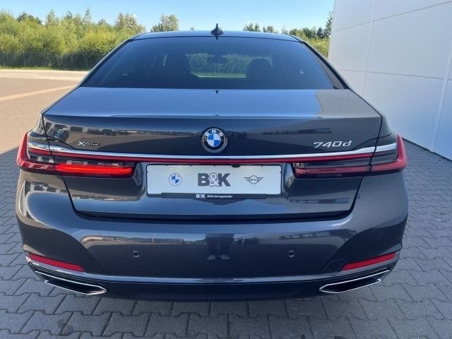 Gebraucht BMW 740 Shadowline 340 PS (250 kW) 2021 Grau metallic sophistograu brillanteffekt metagrau Limousine