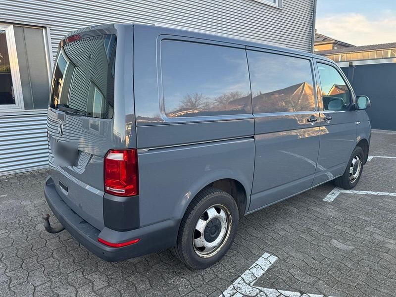 Gebraucht VW Transporter 204 PS (150 kW) 2018 Grau Van