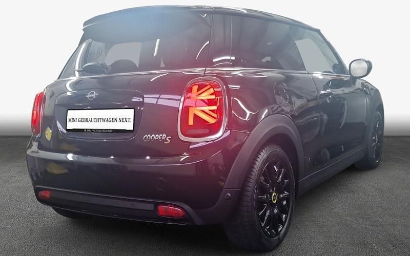Gebraucht Mini Cooper Essential 135 kW (184 PS) 2023 Schwarz Kleinwagen