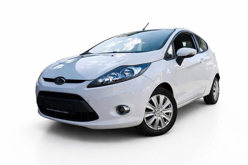 Gebraucht Ford Fiesta 60 PS (44 kW) 2012 Weiß Kleinwagen