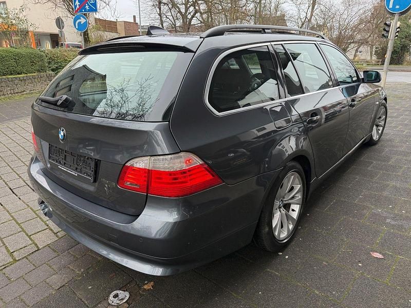 Gebraucht BMW 525 Exclusive 218 PS (160 kW) 2009 Grau Kombi