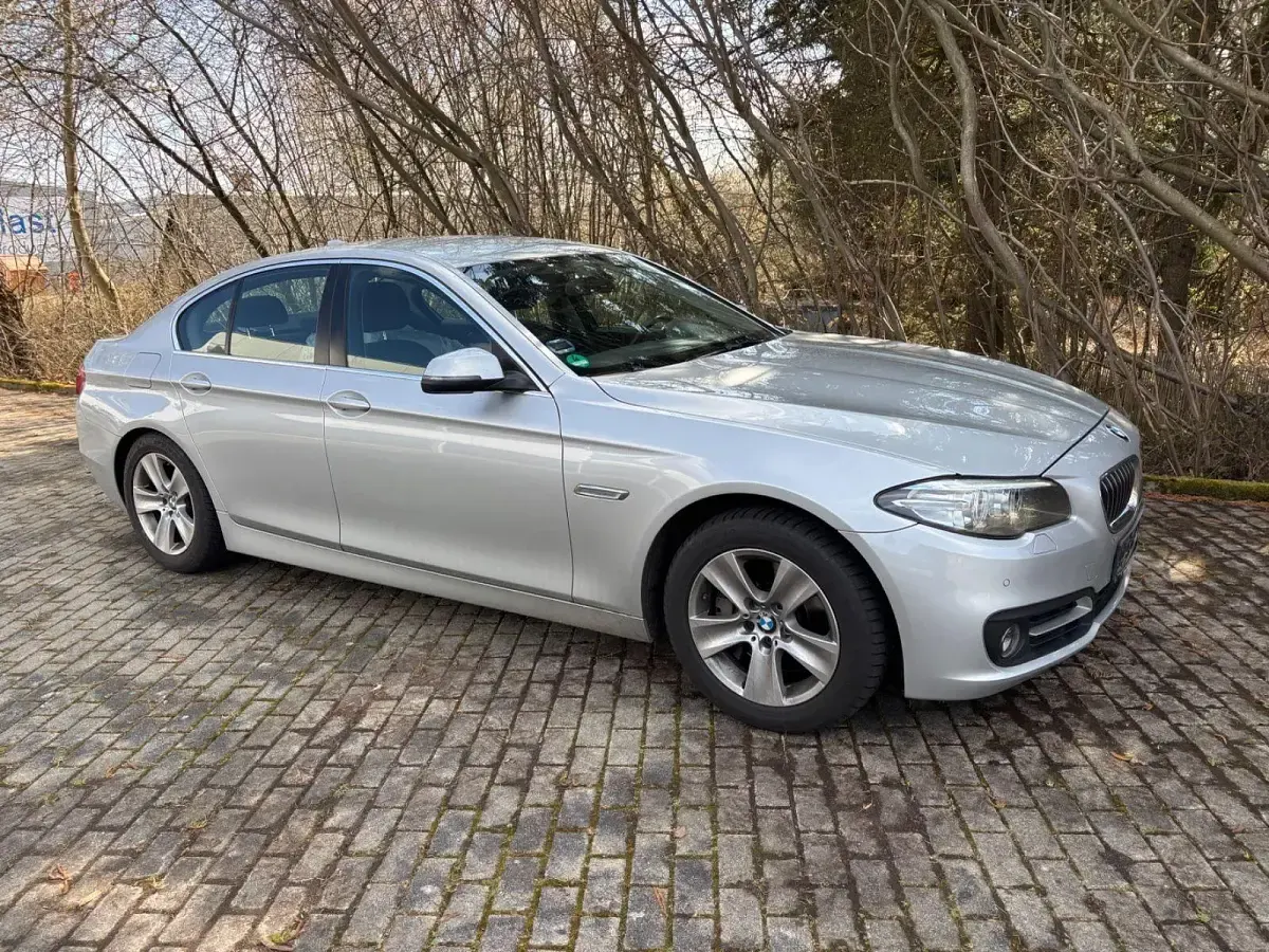 Gebraucht BMW 530 258 PS (189 kW) 2014 Silber Limousine