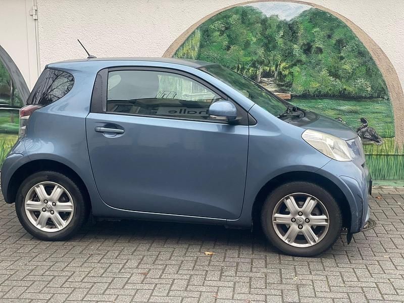 Gebraucht Toyota iQ 69 PS (50 kW) 2010 Kleinwagen