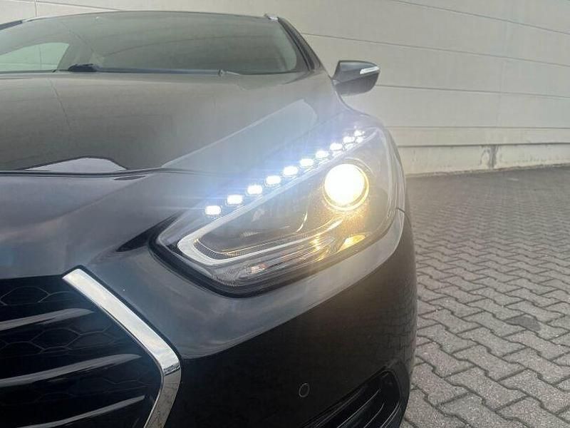 Gebraucht Hyundai i40 165 PS (121 kW) 2018 Phantom black / mic Kombi