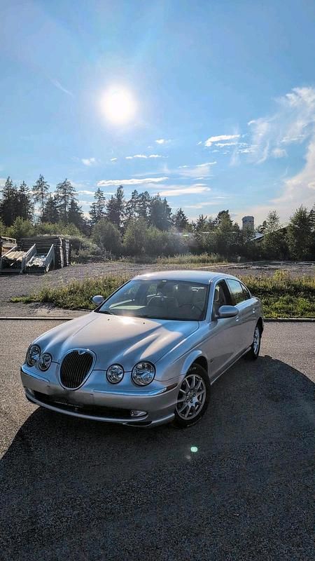 Grau Gebraucht 2002 Jaguar S-Type S Limousine | 11.000 € - Bild 1/4