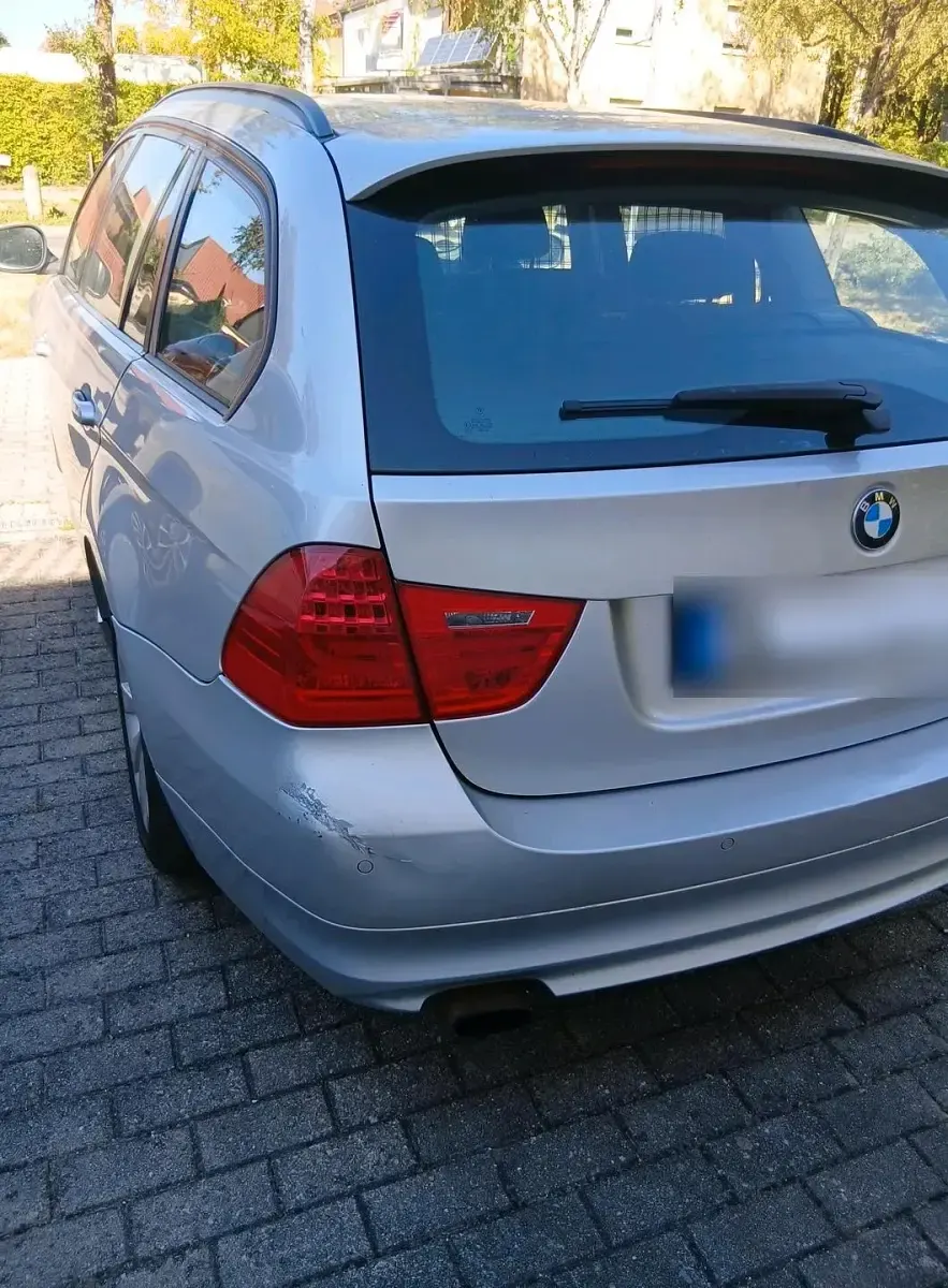 Gebraucht BMW 318 143 PS (105 kW) 2010 Silber Kombi