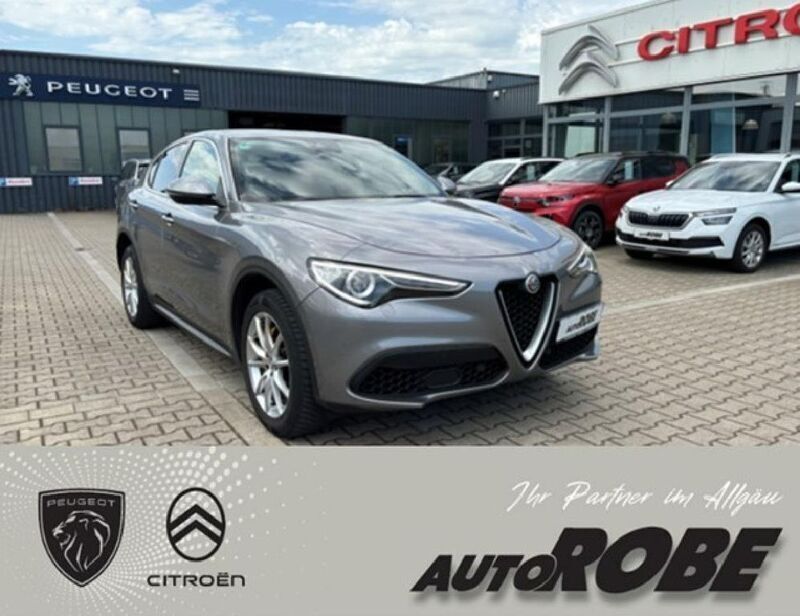 Grau Gebraucht 2018 Alfa Romeo Stelvio Super SUV | 21.900 € (Superpreis) - Bild 1/4