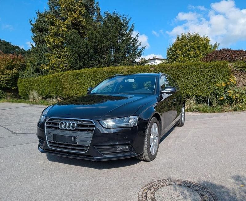 Schwarz Gebraucht 2014 Audi A4 Ambition Kombi | 9.990 € (Guter Preis) - Bild 1/4