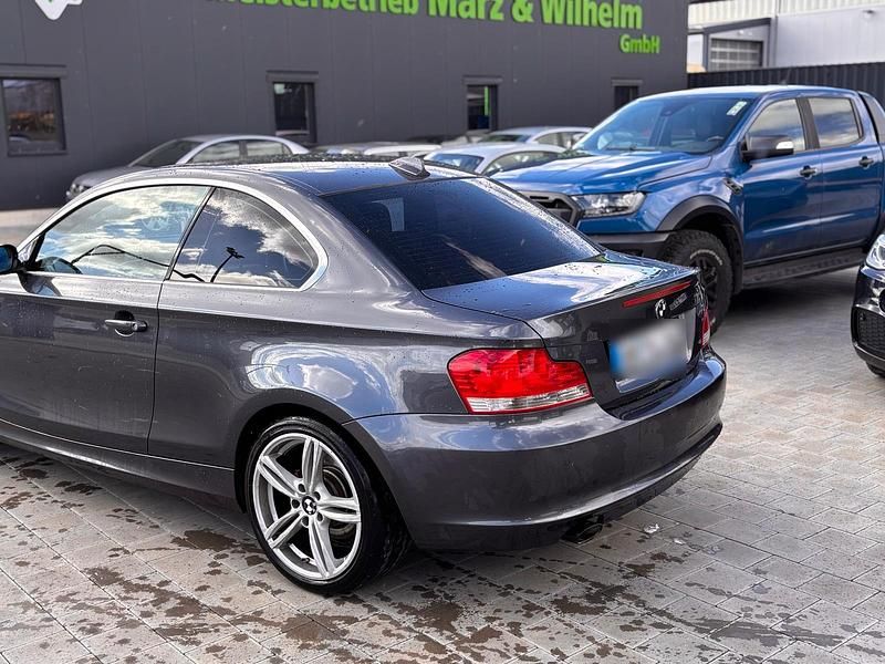 Gebraucht BMW 123 Coupé 204 PS (150 kW) 2008 Grau Coupé