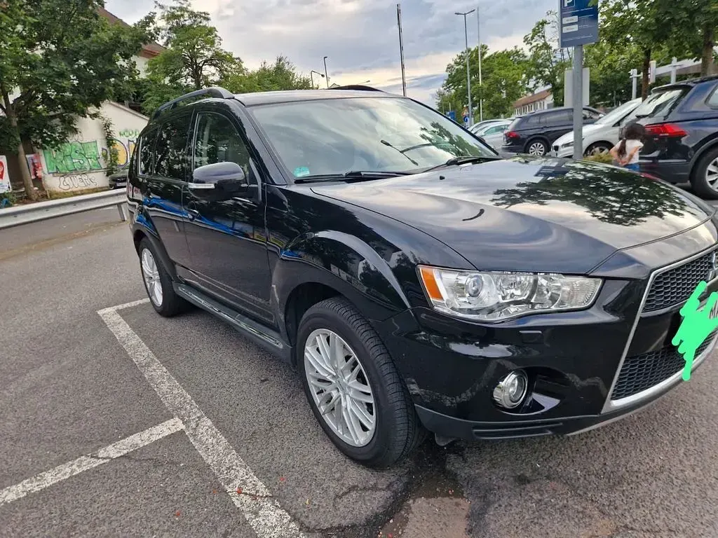 Gebraucht Mitsubishi Outlander Intense 177 PS (130 kW) 2012 Schwarz SUV