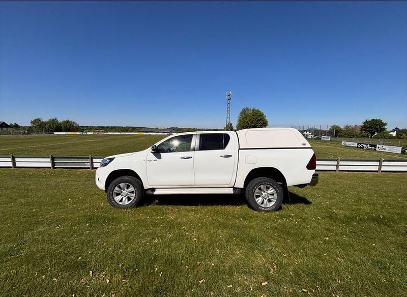Weiß Gebraucht 2018 Toyota HiLux Abholung | 29.990 € (Fairer Preis) - Bild 1/4