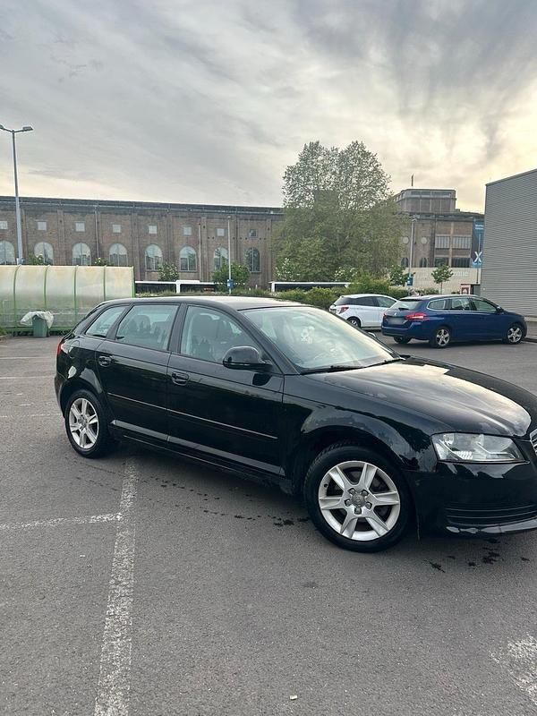 Używany Audi A3 Ambiente 125 KM (91 kW) 2010 Czarny Hatchback