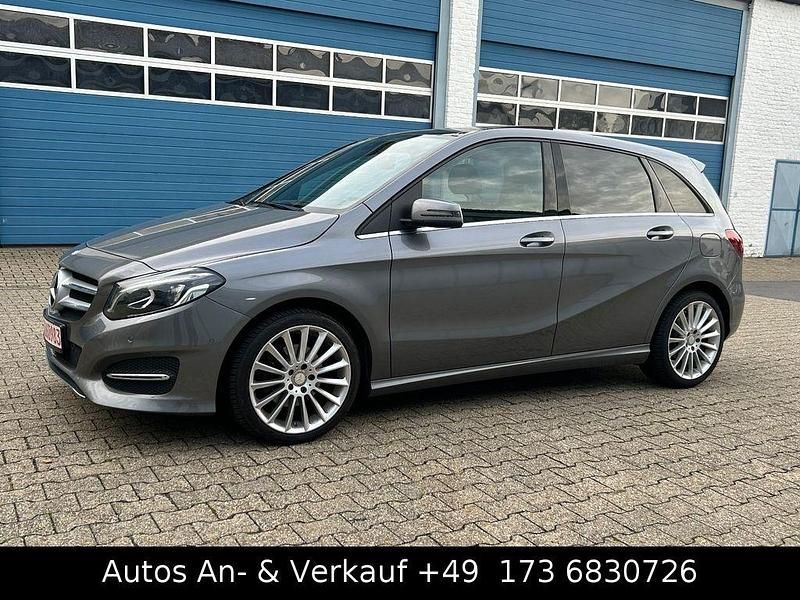 Grau Gebraucht 2017 Mercedes B200 Van / Kleinbus | 13.900 € (Etwas zu teuer) - Bild 1/4