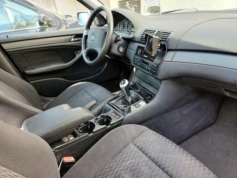 Gebraucht BMW 318 118 PS (86 kW) 2000 Blau Limousine