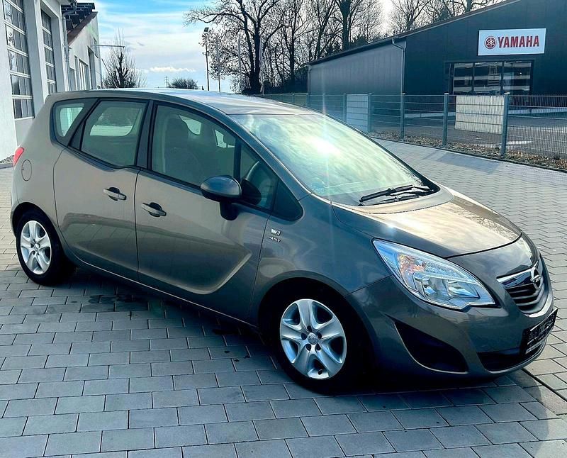 Gebraucht Opel Meriva Active 120 PS (88 kW) 2013 Braun Van / Kleinbus