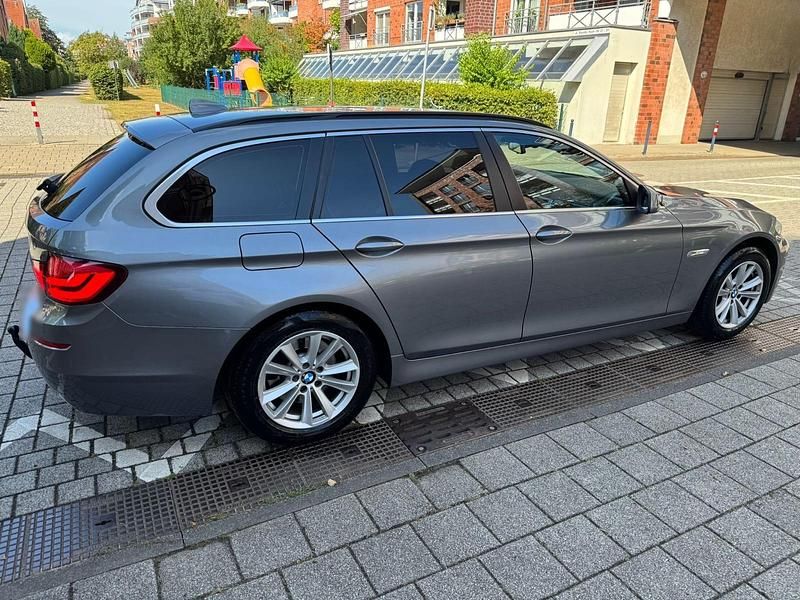 Gebraucht BMW 520 184 PS (135 kW) 2011 Grau Kombi