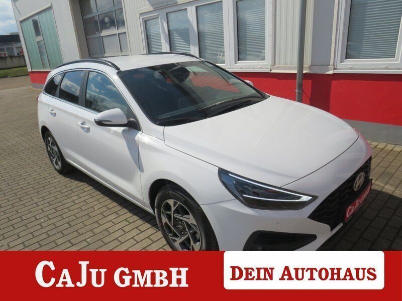 Weiß Neu 2025 Hyundai i30 Style Limousine | 23.785 € (Guter Preis) - Bild 1/4