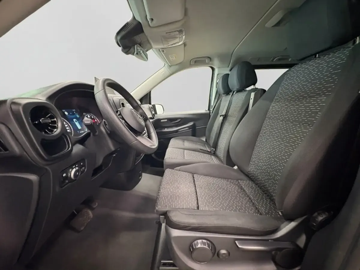 Gebraucht Mercedes Vito 163 PS (119 kW) 2025 Schwarz Van