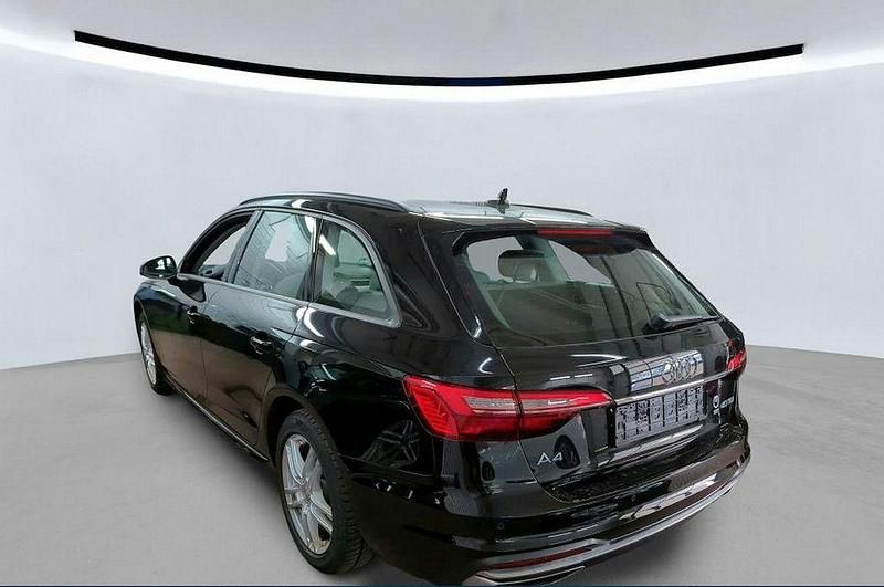 Second-hand Audi A4 Advanced 204 CP (150 kW) 2021 Negru Break