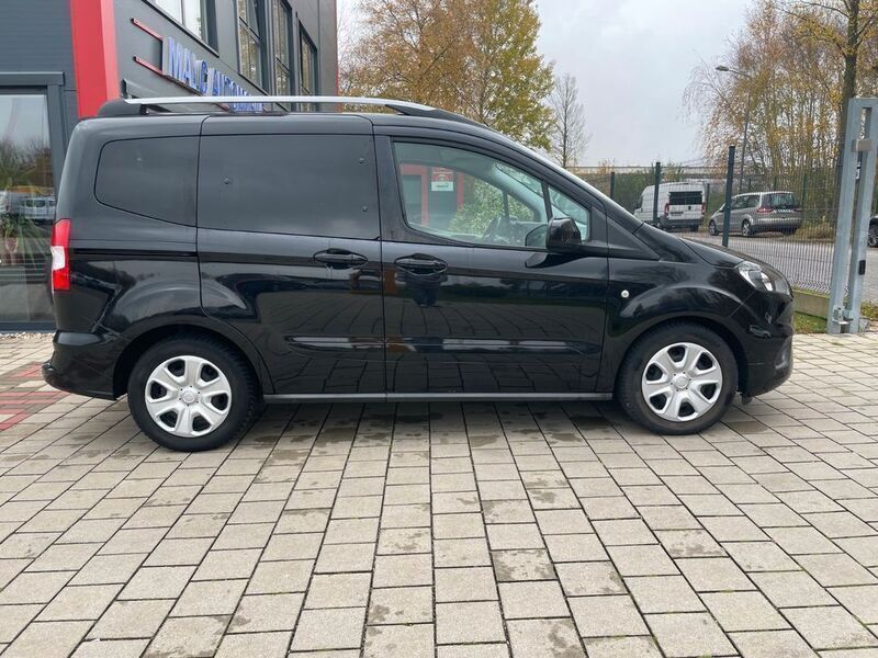 Gebraucht Ford Tourneo Courier Trend 101 PS (74 kW) 2021 Schwarz Van / Kleinbus