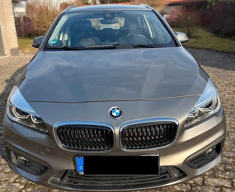 Silber Gebraucht 2015 BMW 218 Active Tourer Advantage Van / Kleinbus | 10.789 € (Superpreis) - Bild 1/4