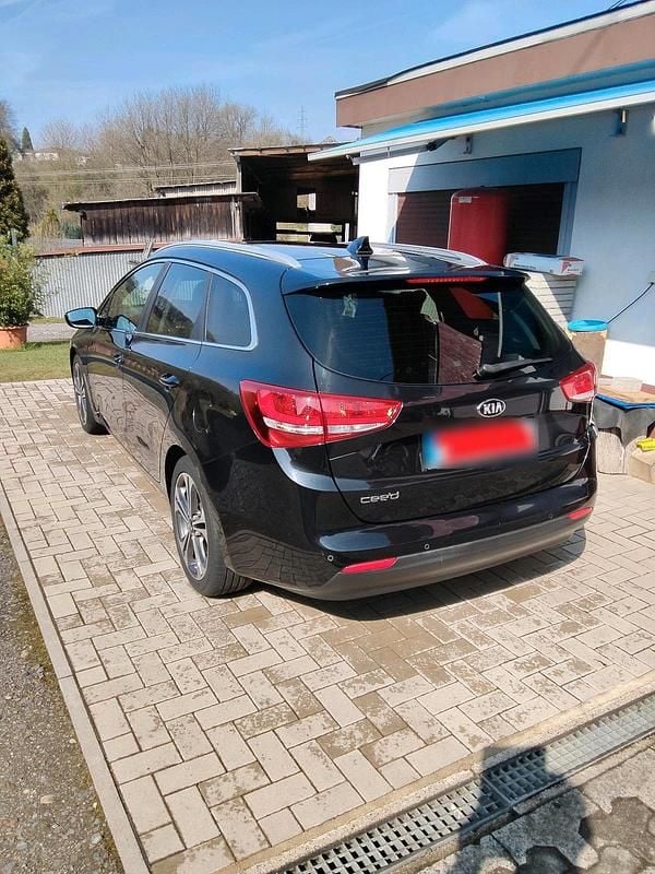 Gebraucht Kia Ceed Platinum Edition 135 PS (99 kW) 2018 Schwarz Kleinwagen