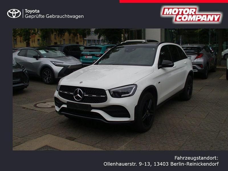 Weiß Gebraucht 2020 Mercedes GLC300 AMG line SUV | 37.450 € (Guter Preis) - Bild 1/4