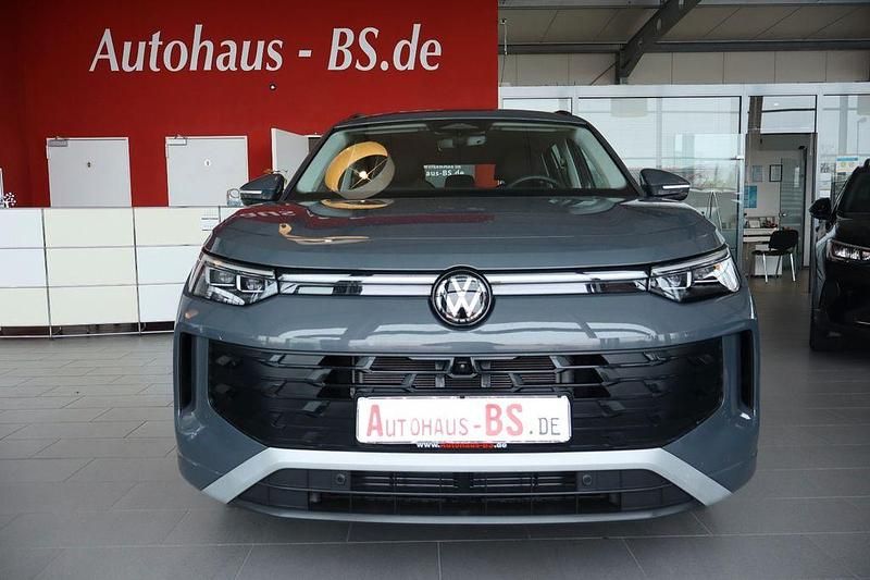 Gebraucht VW Tayron 150 PS (110 kW) 2025 Grau SUV