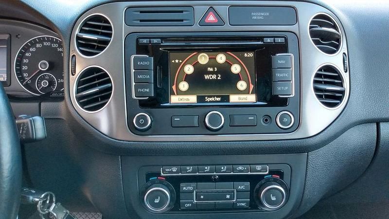 Gebraucht VW Golf Plus Cross Life 122 PS (89 kW) 2014 Silber Van / Kleinbus