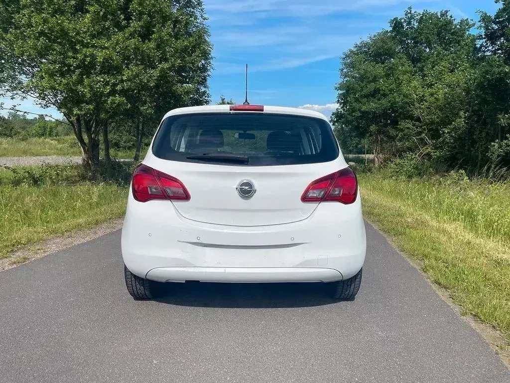Używany Opel Corsa Edition 90 KM (66 kW) 2016 Biały Hatchback