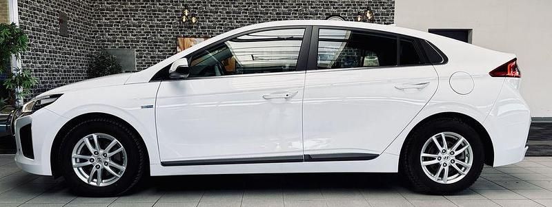 Gebraucht Hyundai Ioniq 141 PS (103 kW) 2019 Weiß Kleinwagen