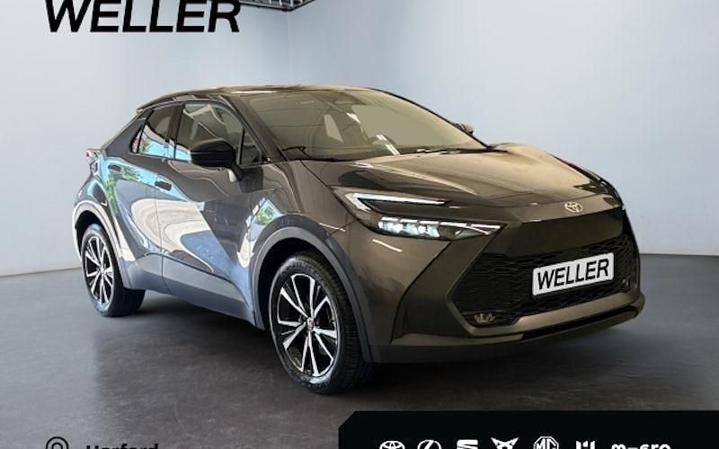 Grau Neu 2025 Toyota C-HR SUV | 41.580 € (Etwas zu teuer) - Bild 1/4