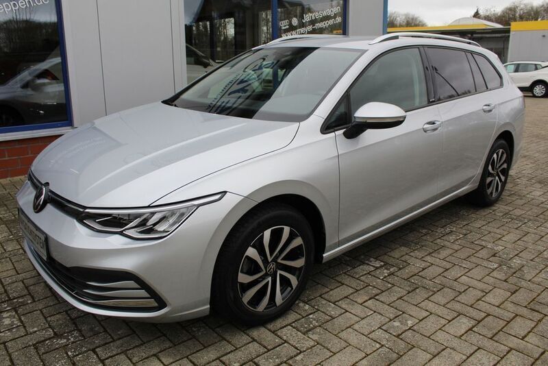 Reflexsilber (metallic) Gebraucht 2022 VW Golf VIII Active Kombi | 21.900 € (Guter Preis) - Bild 1/4