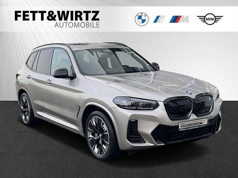 Gebraucht BMW iX3 Impressive 210 kW (286 PS) 2023 Kaschmirsilber SUV
