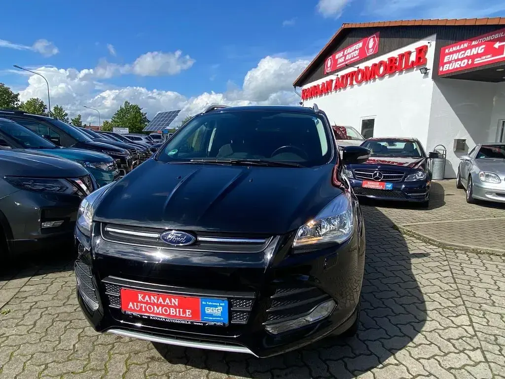 Używany Ford Kuga SYNC Edition 150 KM (110 kW) 2016 Czarny SUV