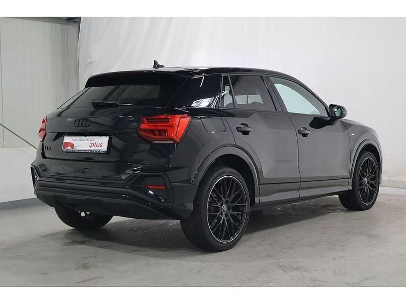 Gebraucht Audi Q2 S-Line 150 PS (110 kW) 2023 Mythosschwarz metallic SUV