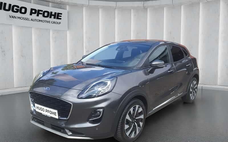Grau Gebraucht 2023 Ford Puma Gen-E Titanium SUV | 17.450 € (Superpreis) - Bild 1/4