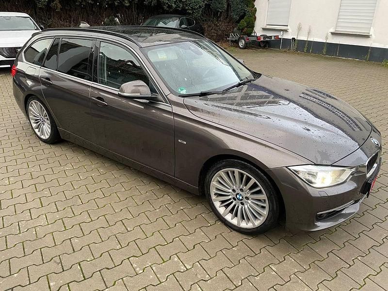 Braun Gebraucht 2012 BMW 328 Luxury Line Kombi | 11.490 € (Fairer Preis) - Bild 1/4