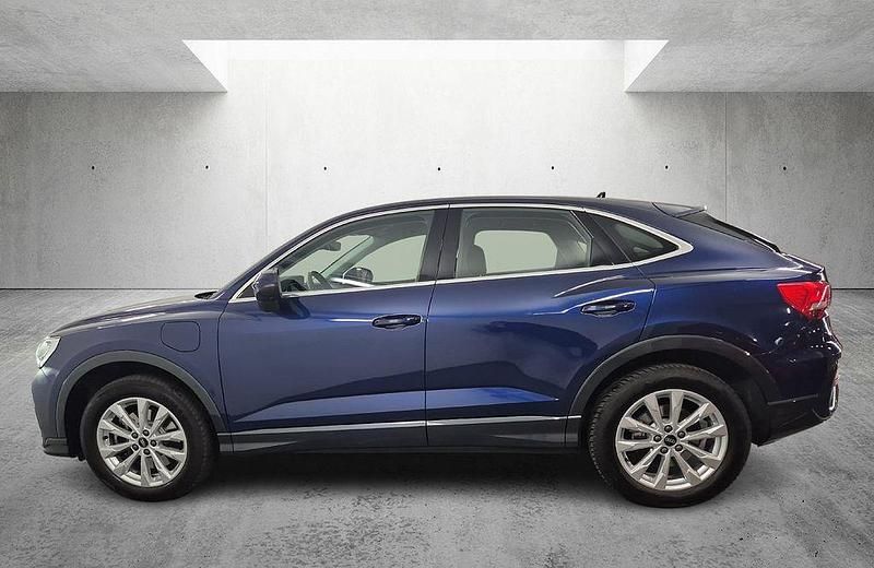 Gebraucht Audi Q3 Sportback Basis 245 PS (180 kW) 2022 Blau SUV