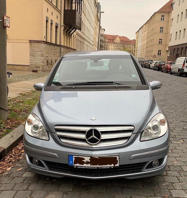 Silber Gebraucht 2006 Mercedes B150 Van / Kleinbus | 4.200 € (Fairer Preis) - Bild 1/4