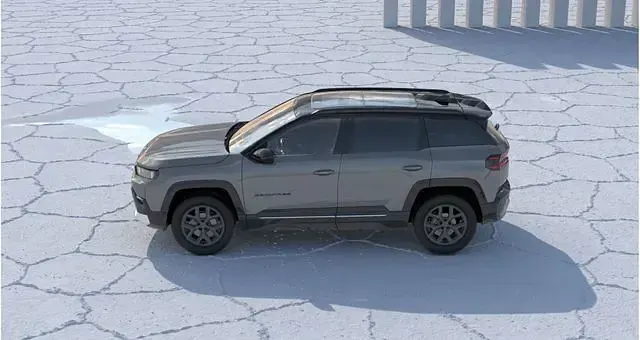 Gebraucht Jeep Compass 145 PS (106 kW) 2026 Grau SUV