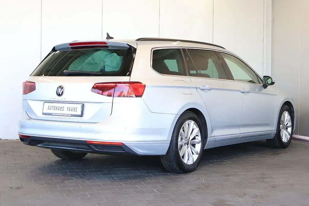 Gebraucht VW Passat Business 200 PS (147 kW) 2022 Silber Kombi