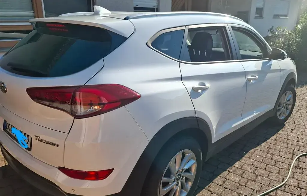 Gebraucht Hyundai Tucson Trend 177 PS (130 kW) 2016 Weiß SUV