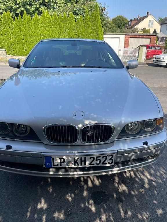 Silber Gebraucht 2001 BMW 535 Limousine | 5.900 € (Superpreis) - Bild 1/4