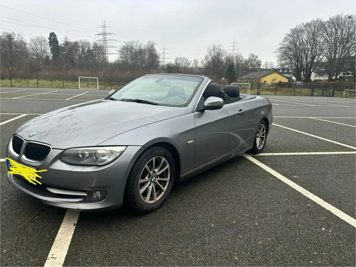 Gebraucht BMW 320 Cabriolet 189 PS (139 kW) 2011 Grau Cabrio