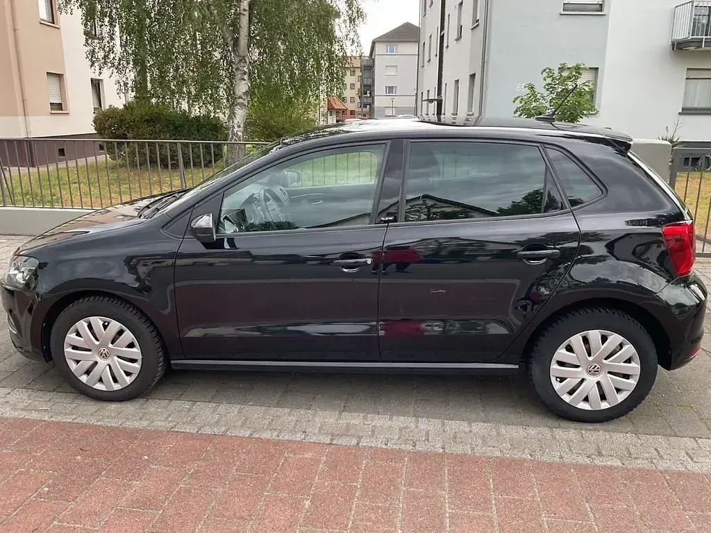 Gebraucht VW Polo Allstar 75 PS (55 kW) 2016 Schwarz Limousine