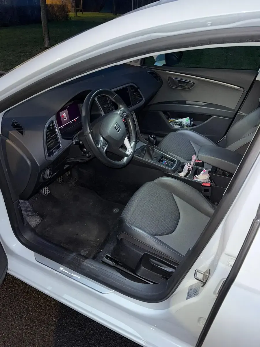 Gebraucht Seat Leon XCELLENCE 150 PS (110 kW) 2019 Weiß Limousine